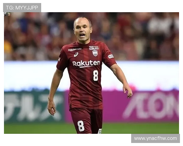 前足球明星女友的迷人风采与生活点滴照片分享