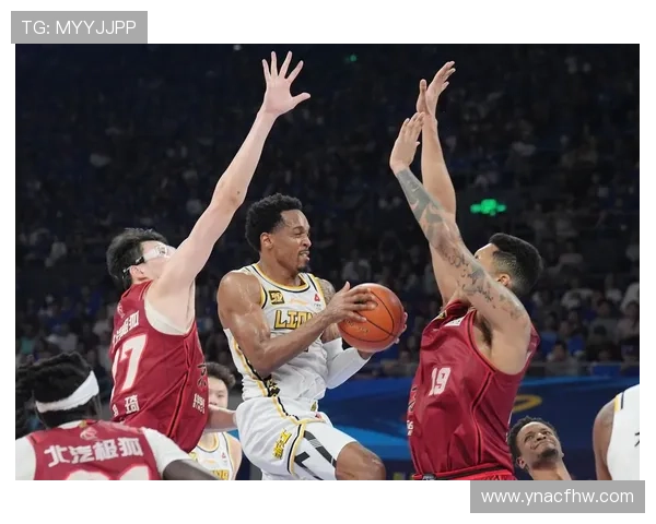 北京篮球队在总决赛积分榜上以96分稳居第一名展现强劲实力